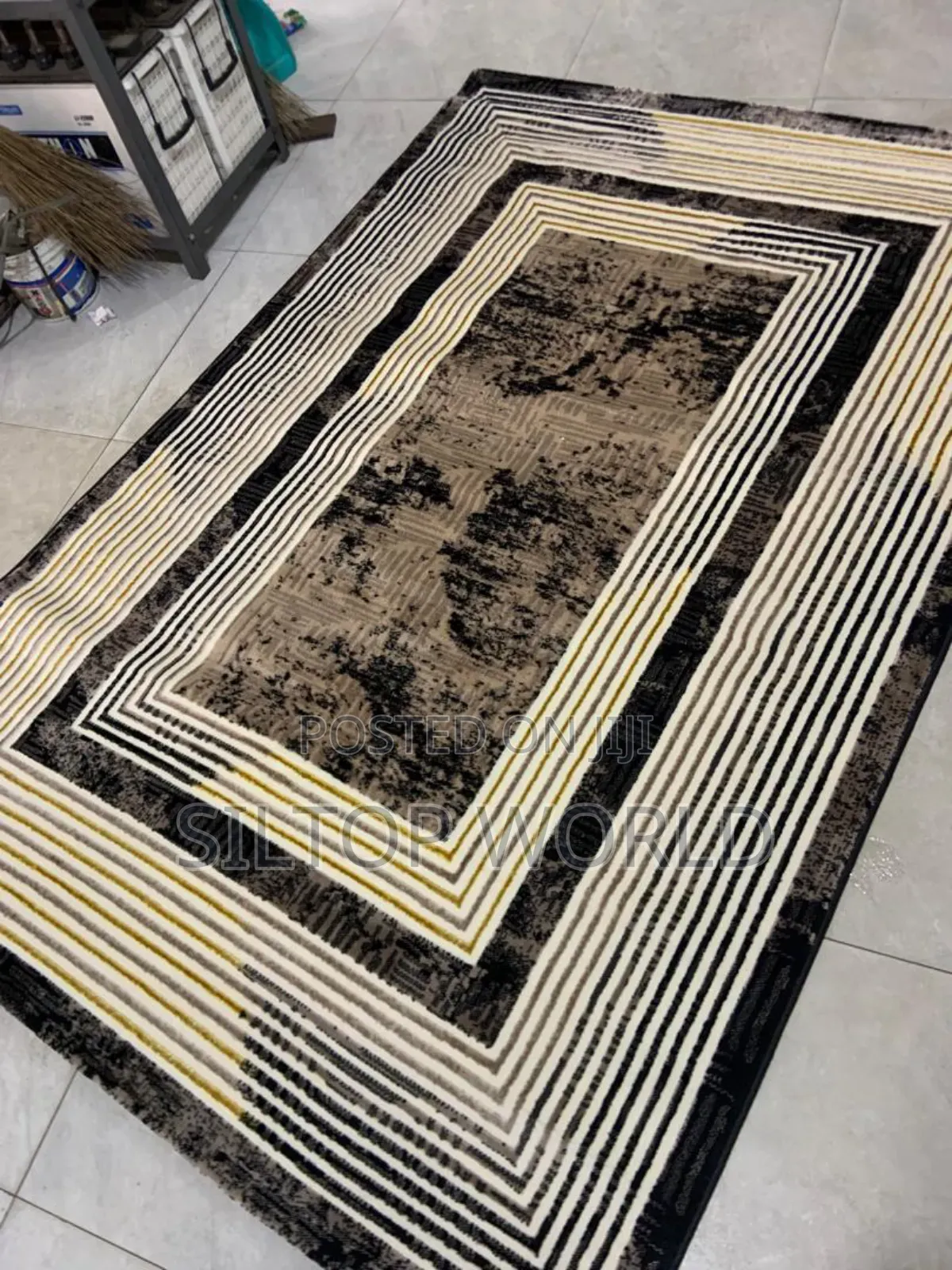 Quality Turkish Center Rug 5ft by 7ft