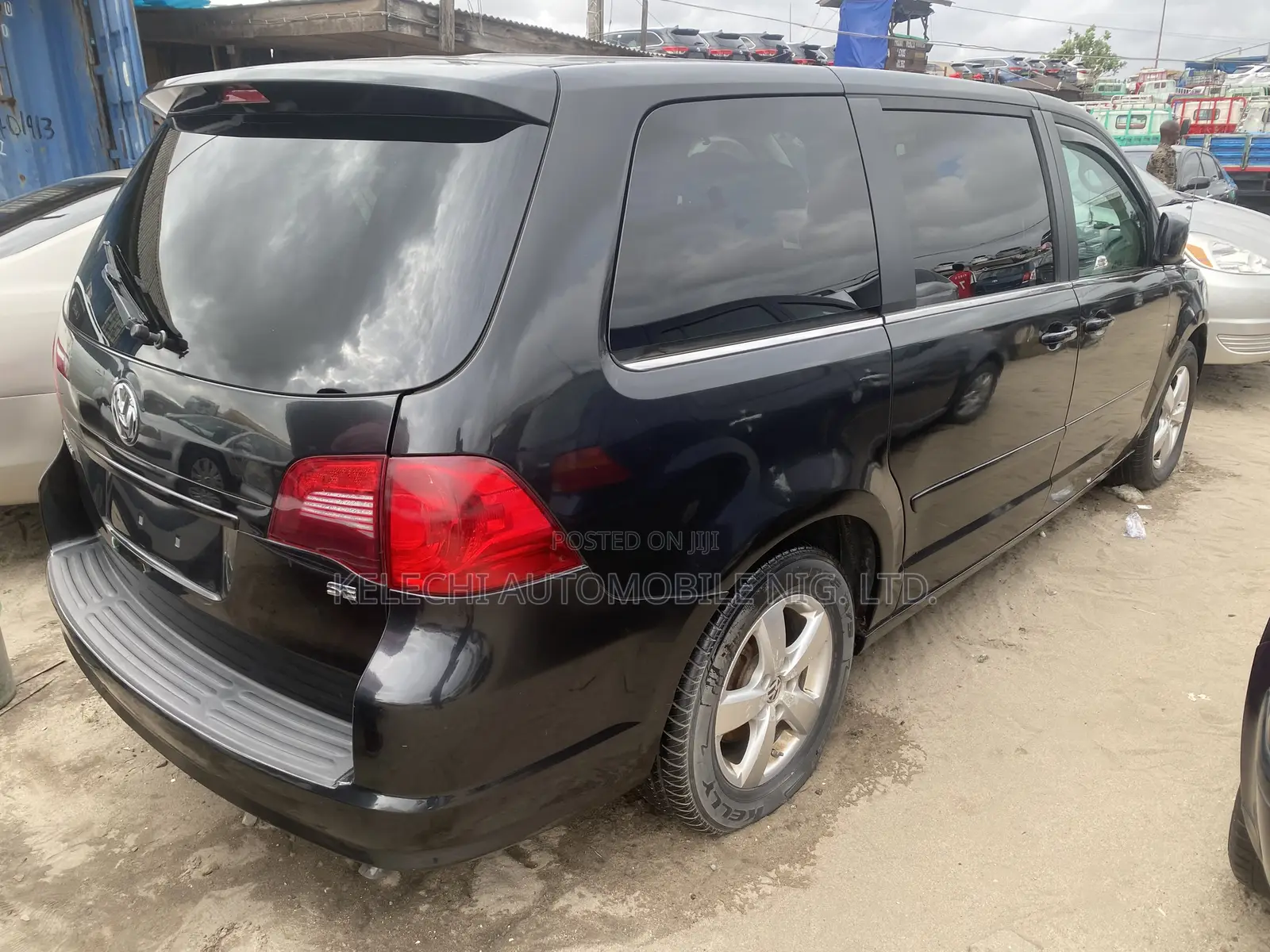 Volkswagen Routan 2008 Black