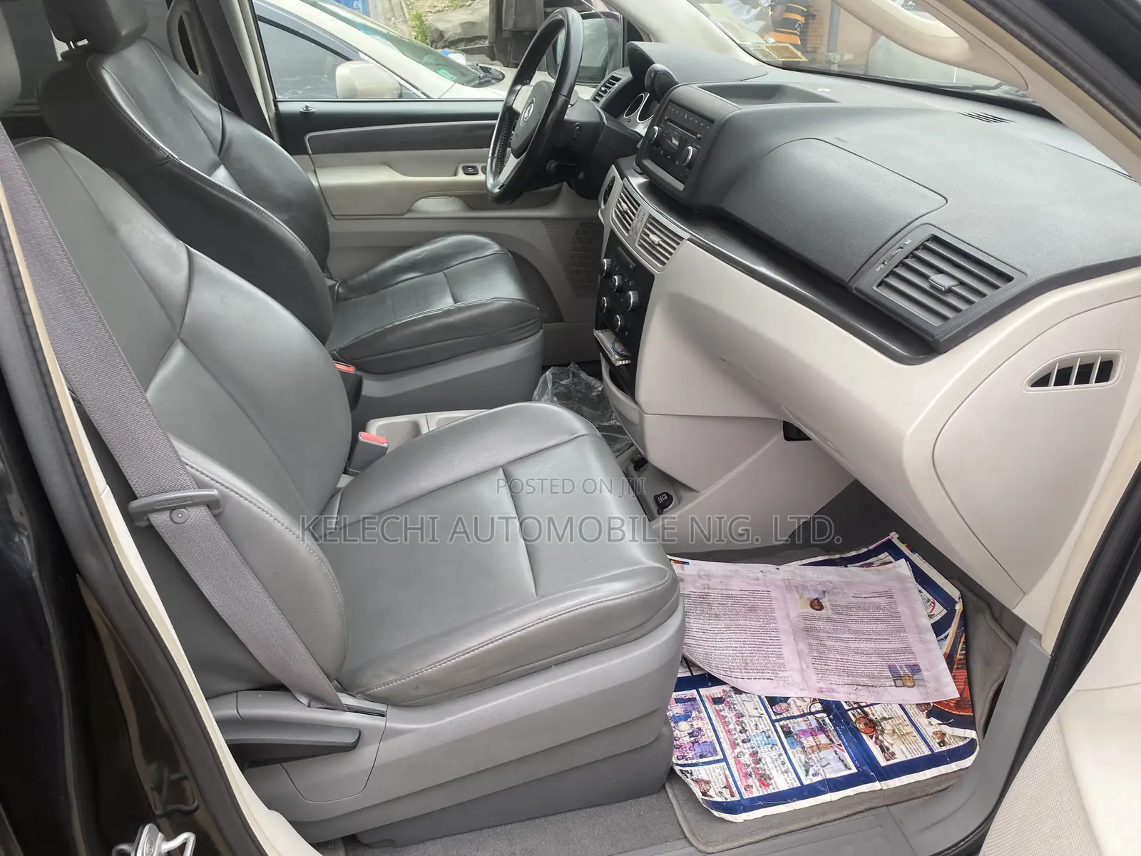 Volkswagen Routan 2008 Black