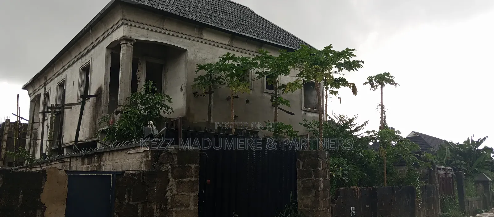 4bdrm Duplex in Mandela Estate , Off for sale