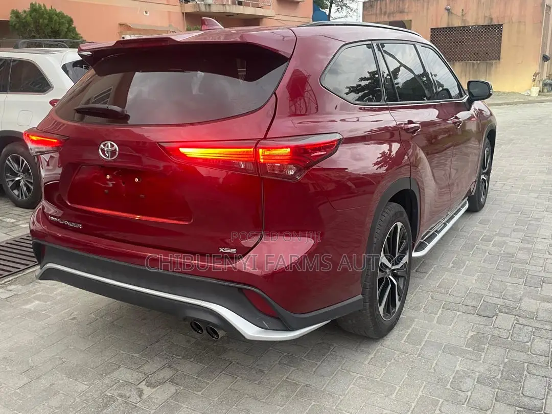 Toyota Highlander XSE 2021 Red