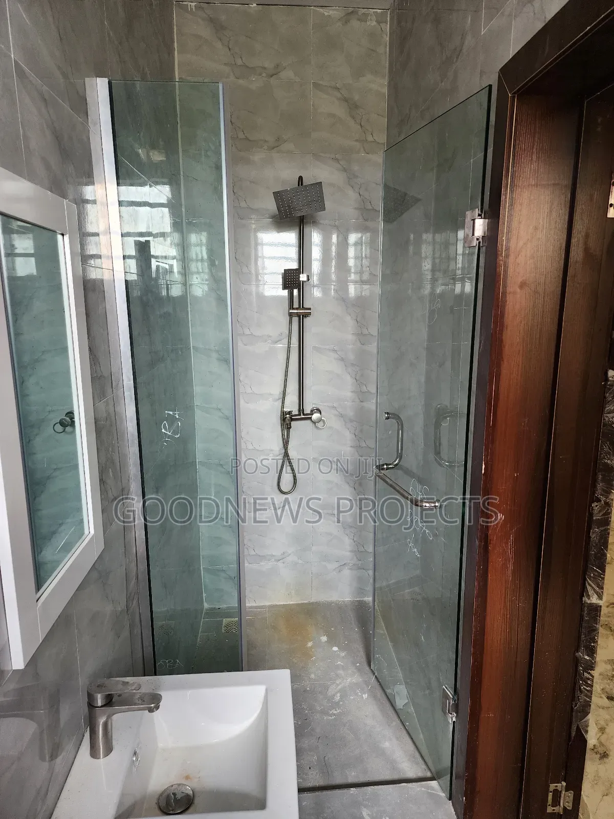 Visitors Toilet Shower Glass