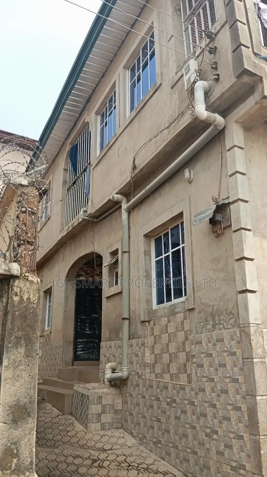 3bdrm Apartment in Amenyi Awka for sale