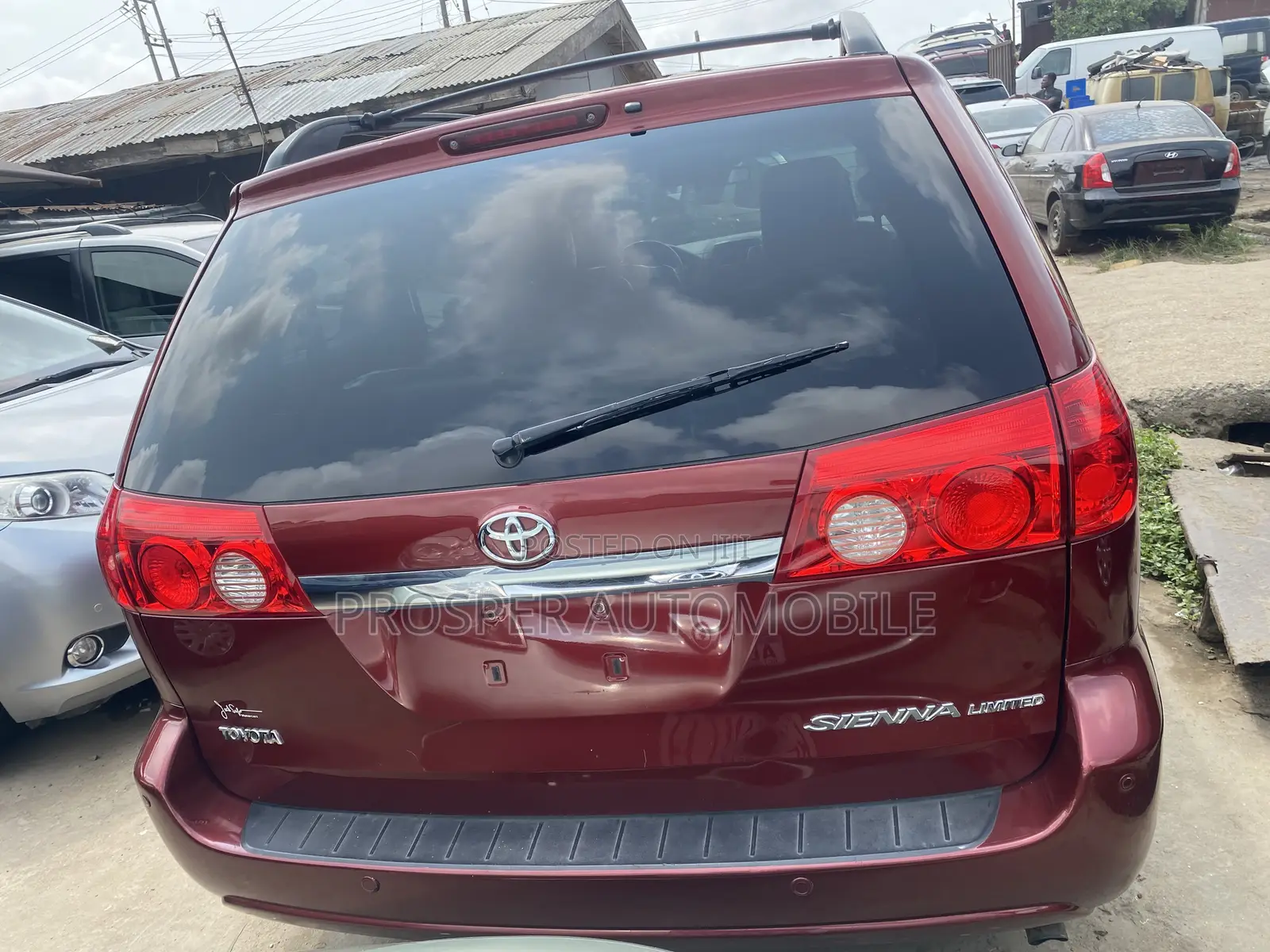 Toyota Sienna XLE Limited AWD 2009 Red