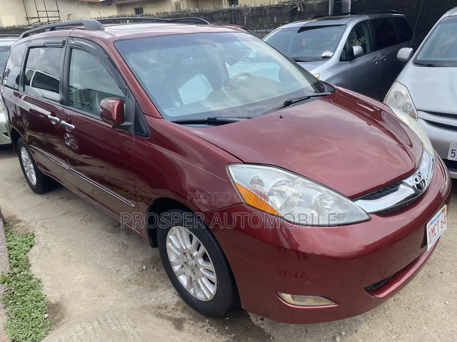 Toyota Sienna XLE Limited AWD 2009 Red
