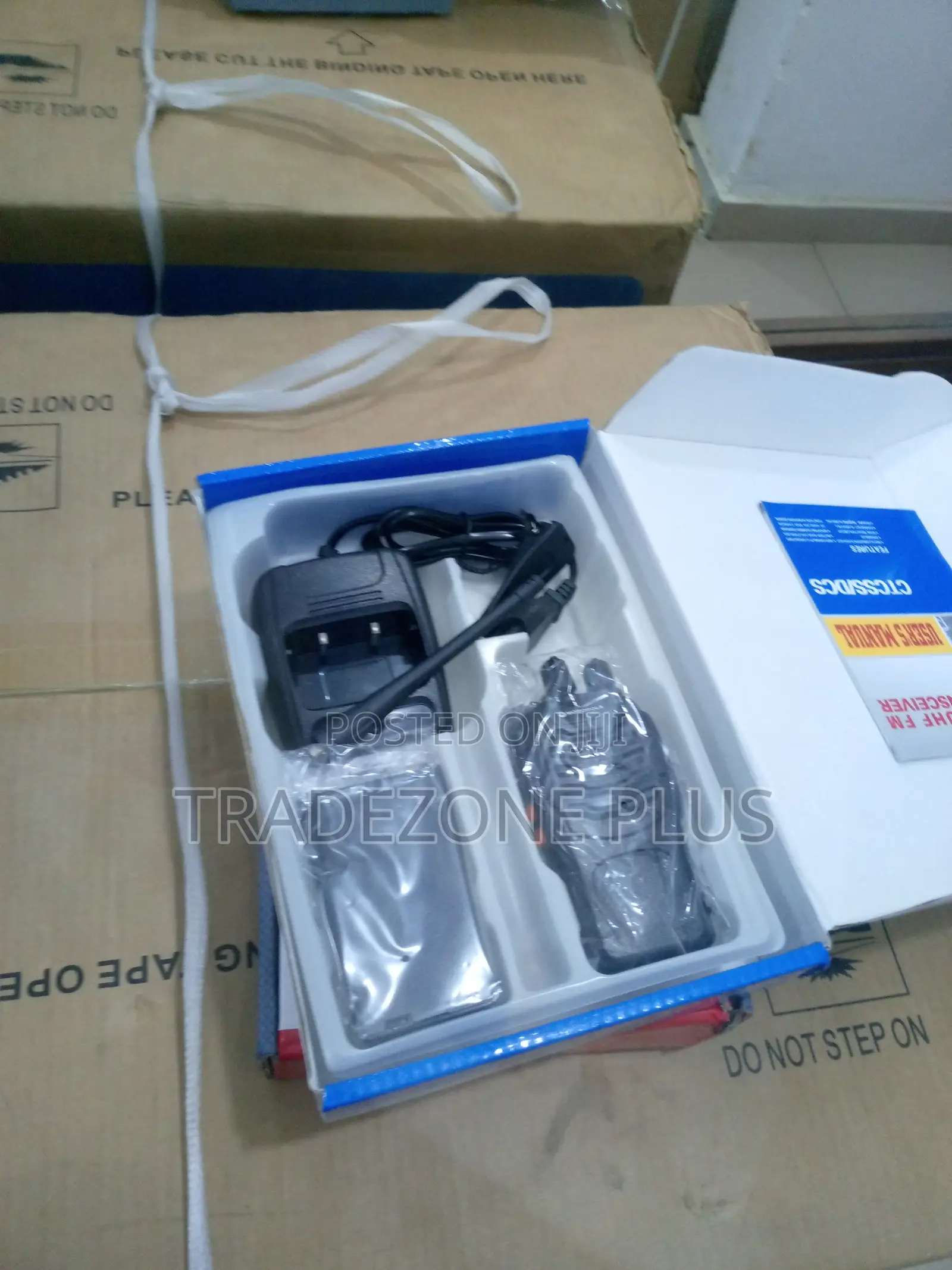 Motorola Walkie Talkie 2way Radio Uhf/VHF