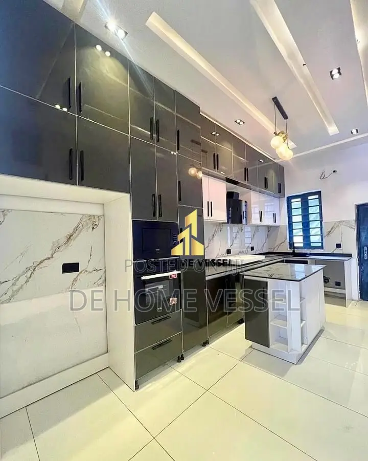 4bdrm Duplex in Lekki for sale