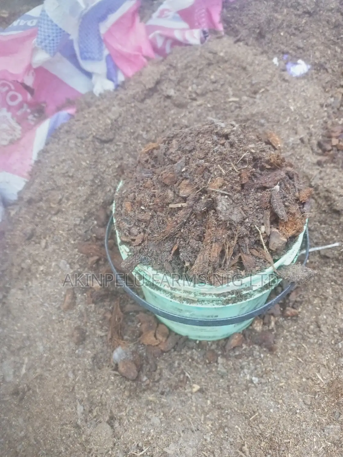 COCOPEAT/COMPOST/TOP SOIL/Humus.
