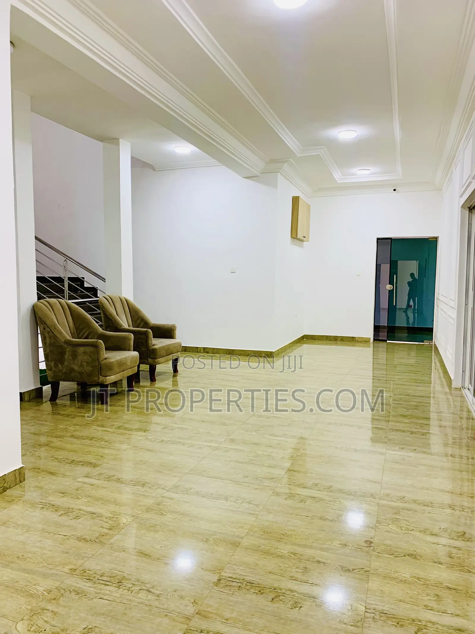 Luxury 2bedroom Apartment by Banex Bridge Mabushi Wit a Pool