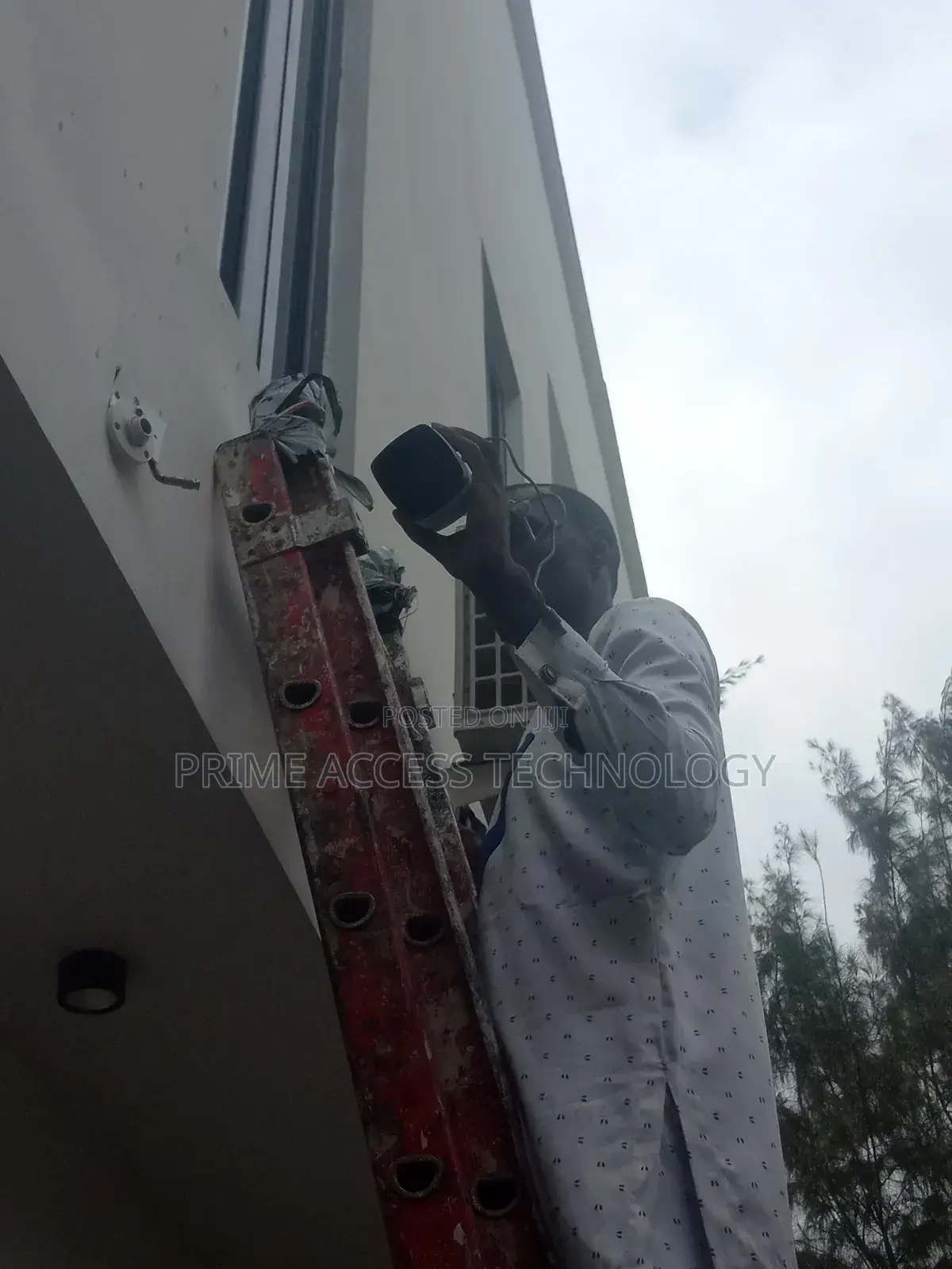 We Sells Service Install All Kinds of CCTV Camera