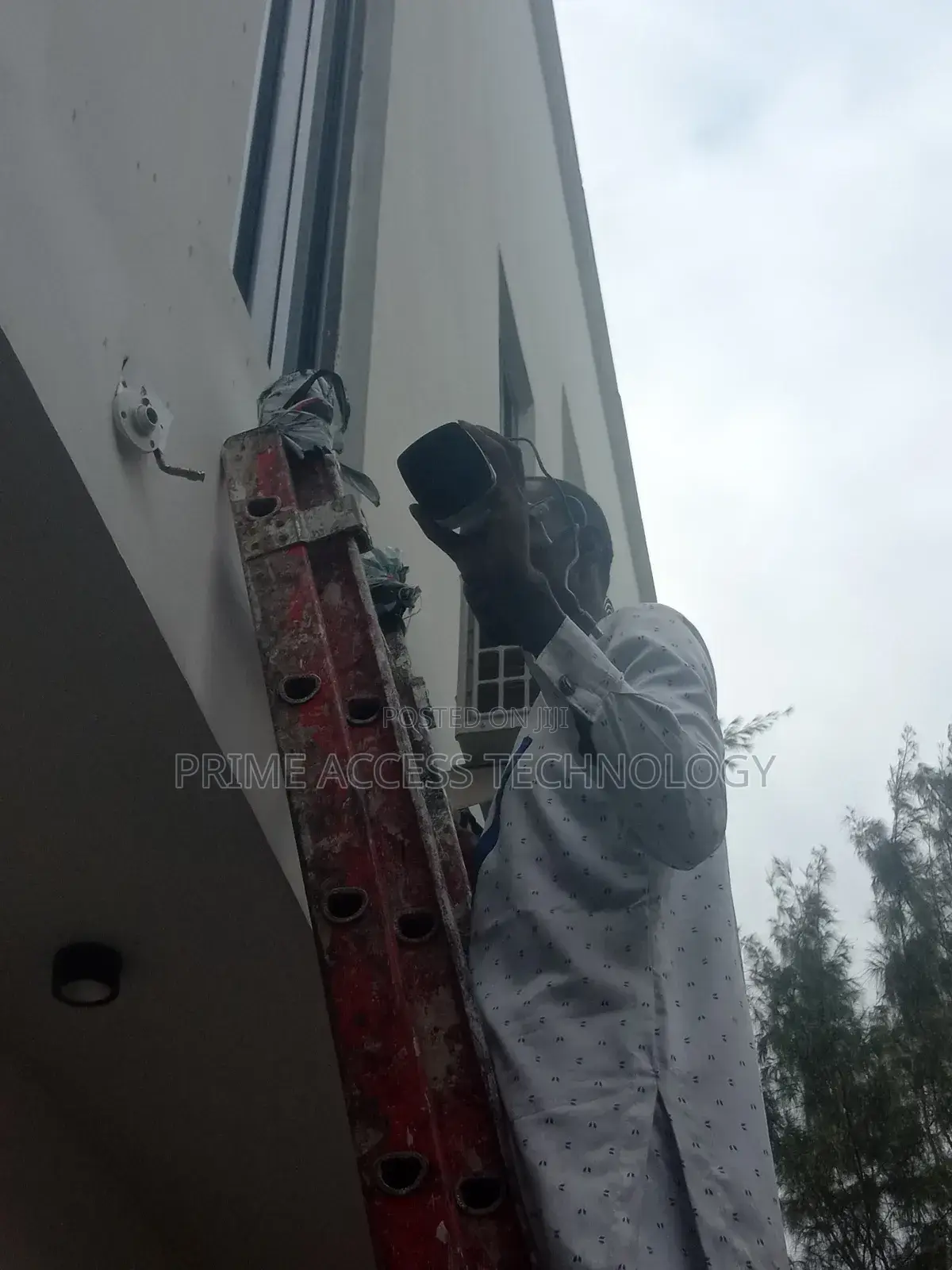 We Sells Service Install All Kinds of CCTV Camera 