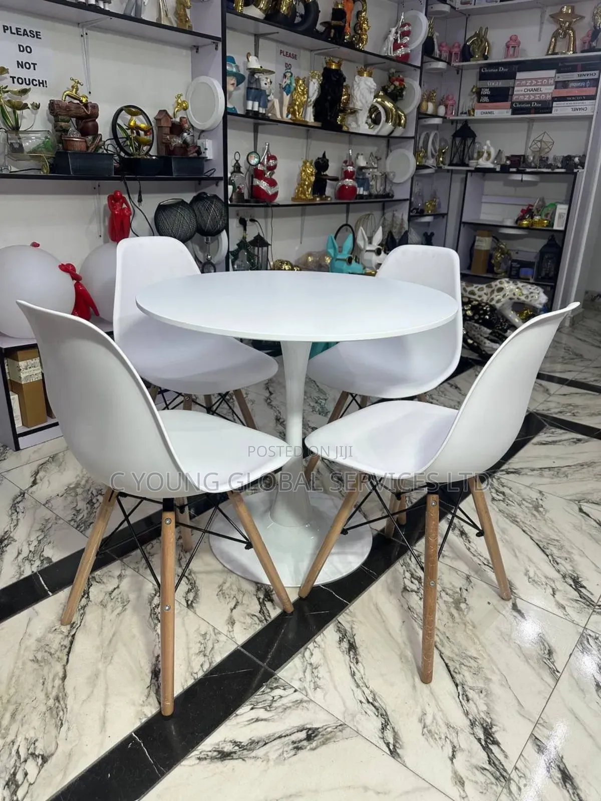 High Quality Restaurant Table With Chairs