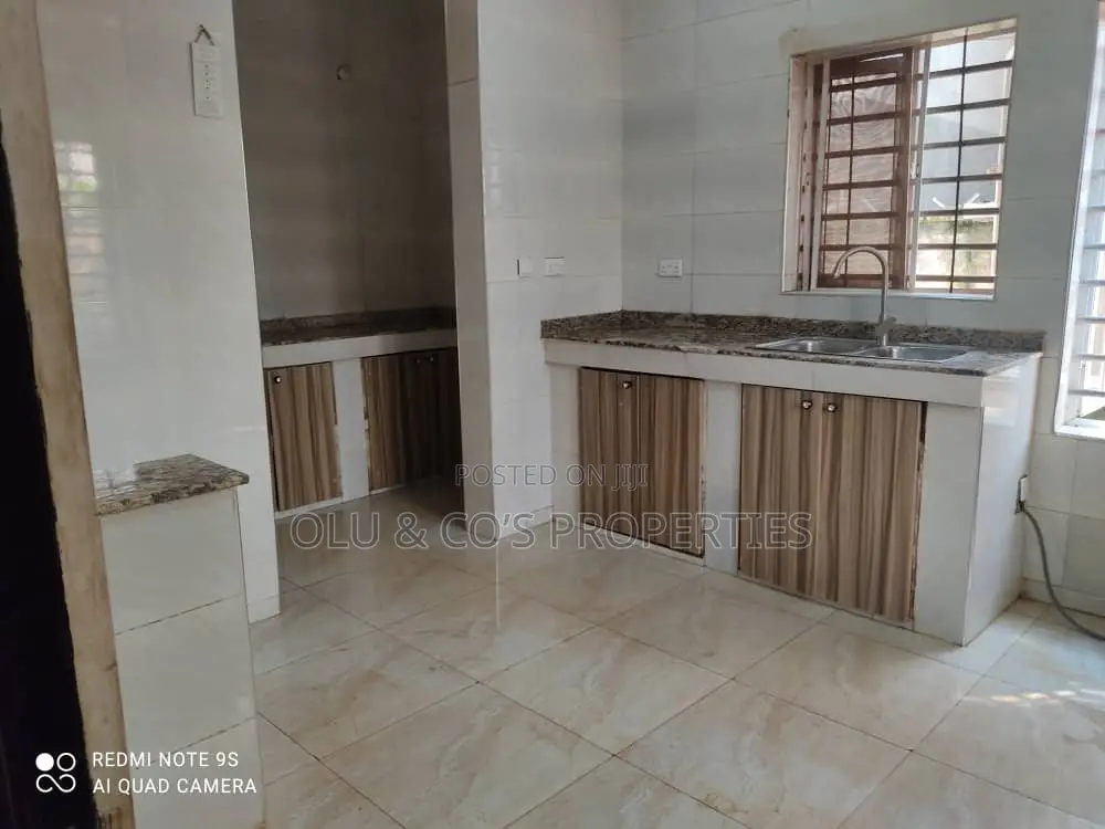 4bdrm Townhouse / Terrace in Estate By Citec, Mbora for rent