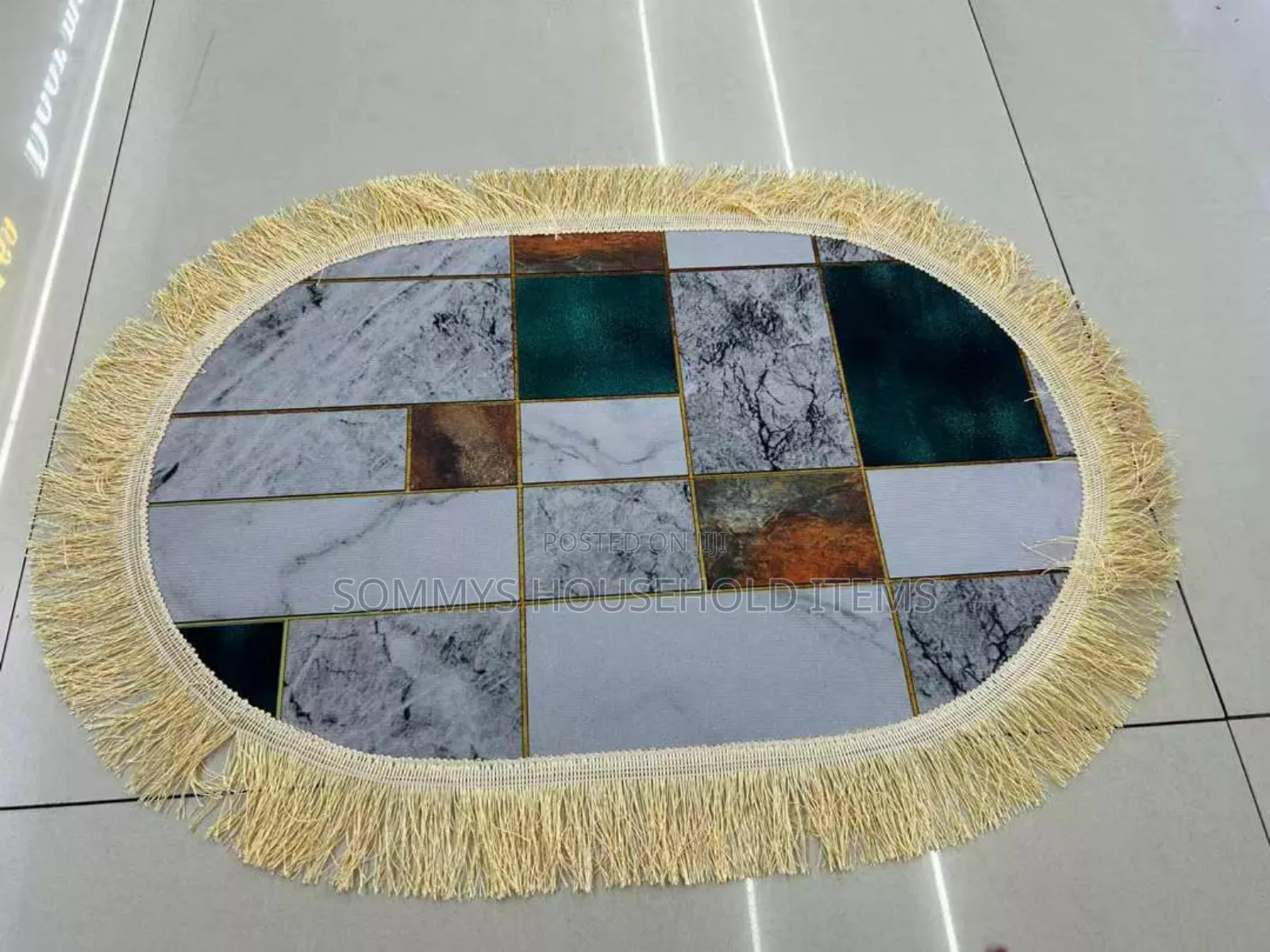 Beautiful Vintage Door Mat/Mini Roomy Rug With Fringes