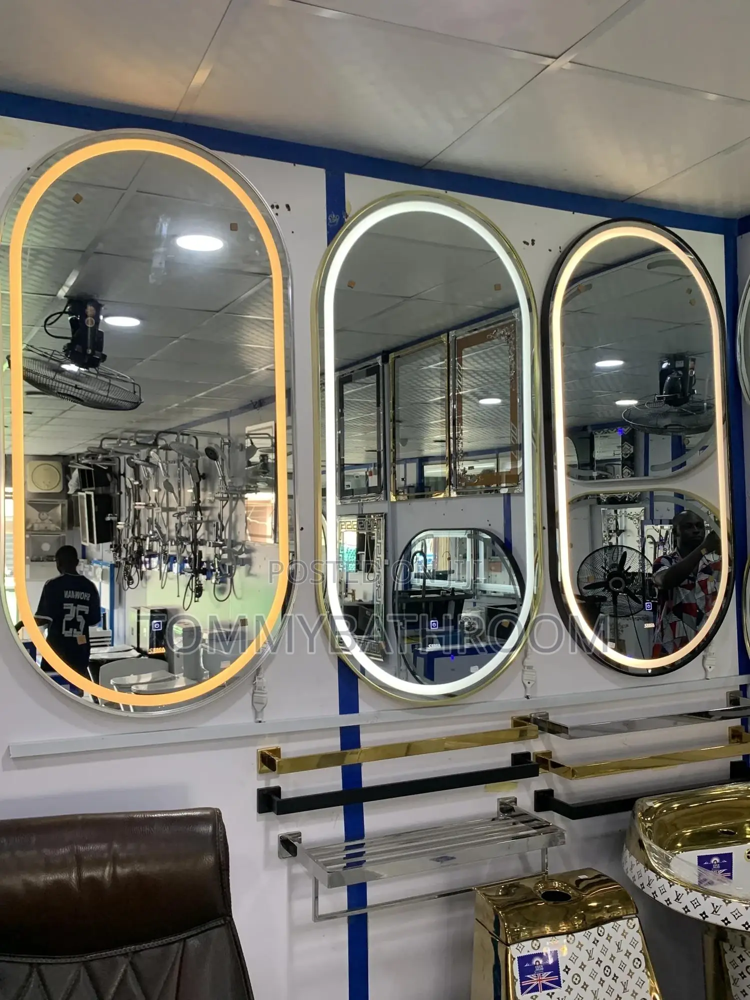 Mirror With 3 Light
