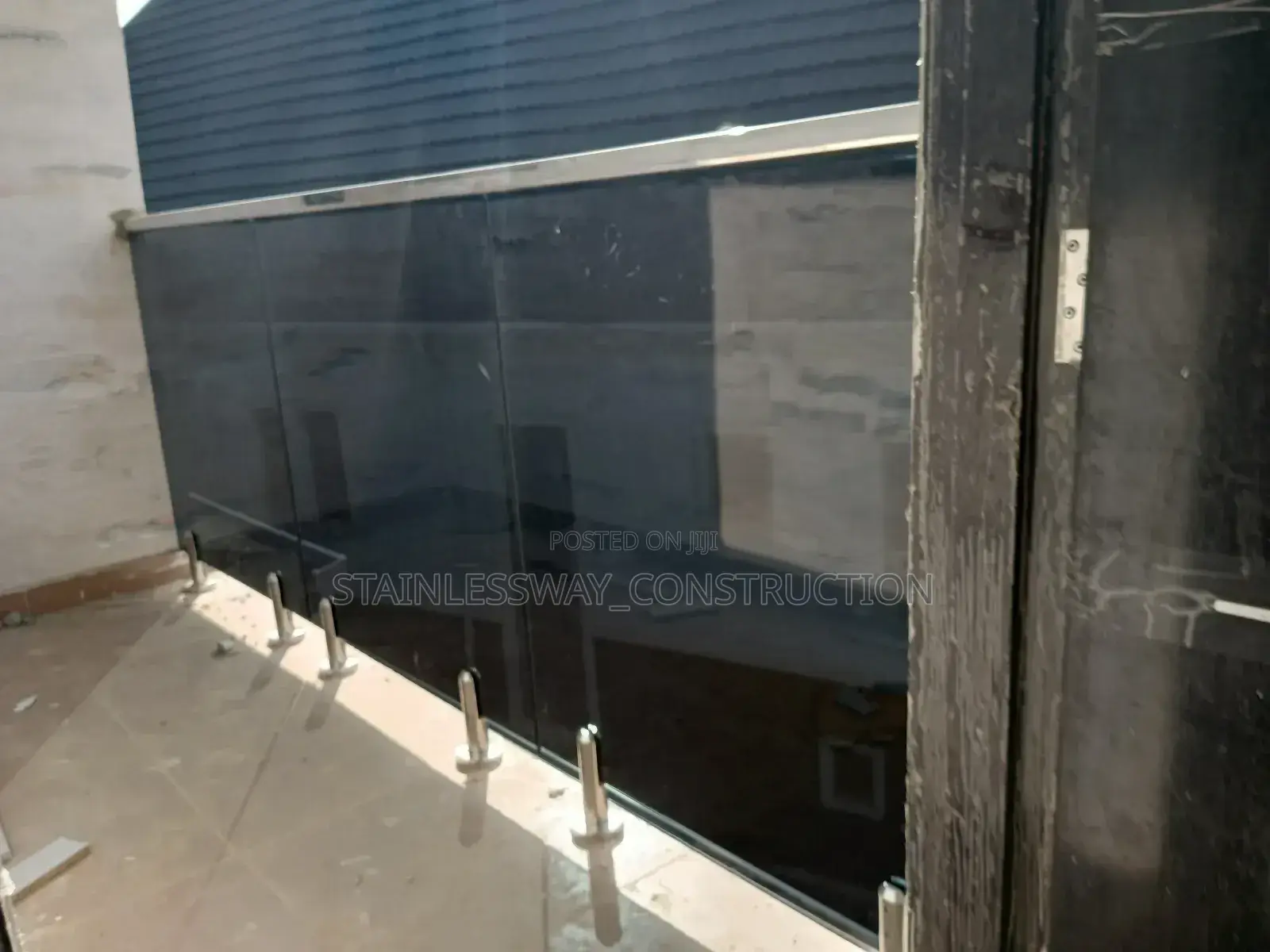 Glassclarity Handrail Solutions/Dark Grey:Spigot