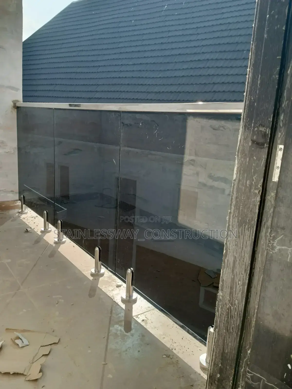 Glassclarity Handrail Solutions/Dark Grey:Spigot
