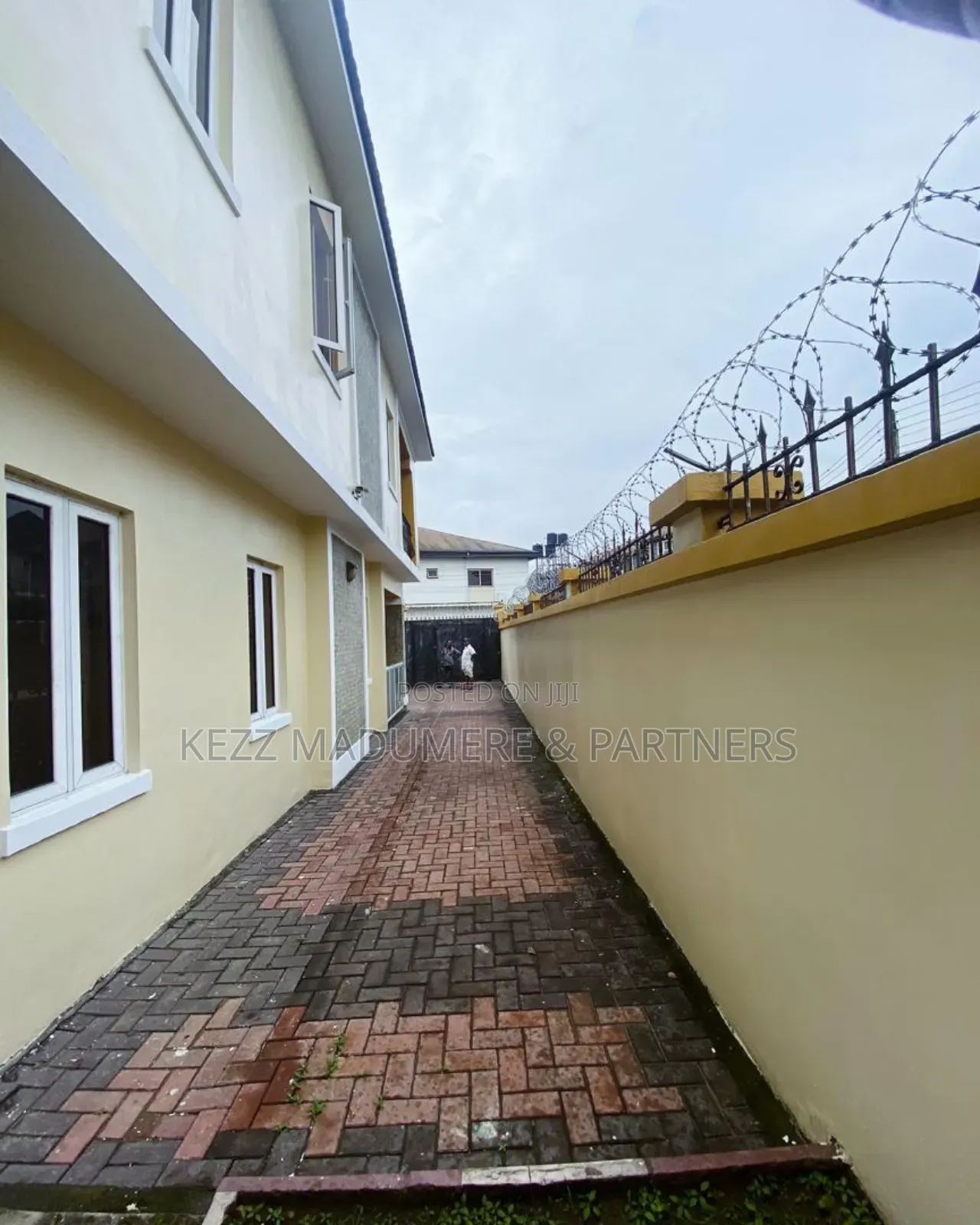 Furnished 4bdrm Duplex in Rumuibekwe Housing for sale