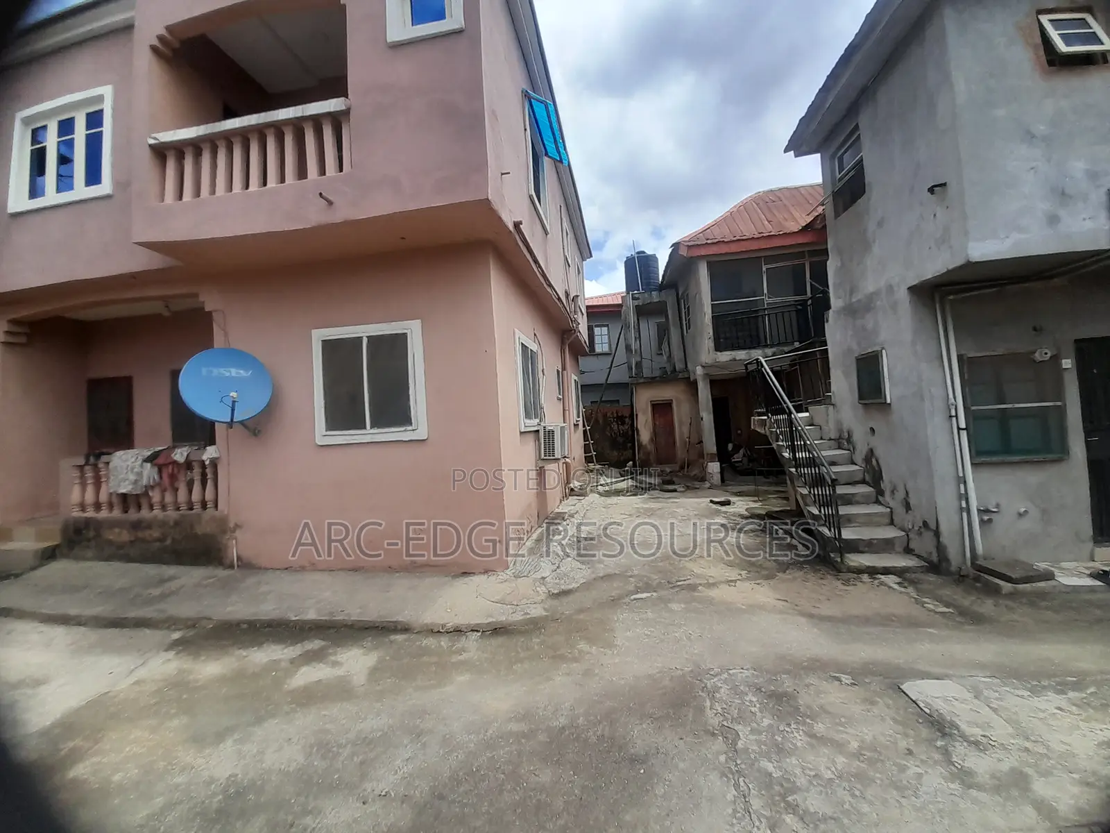 3bdrm Block of Flats in Ago Palace for sale