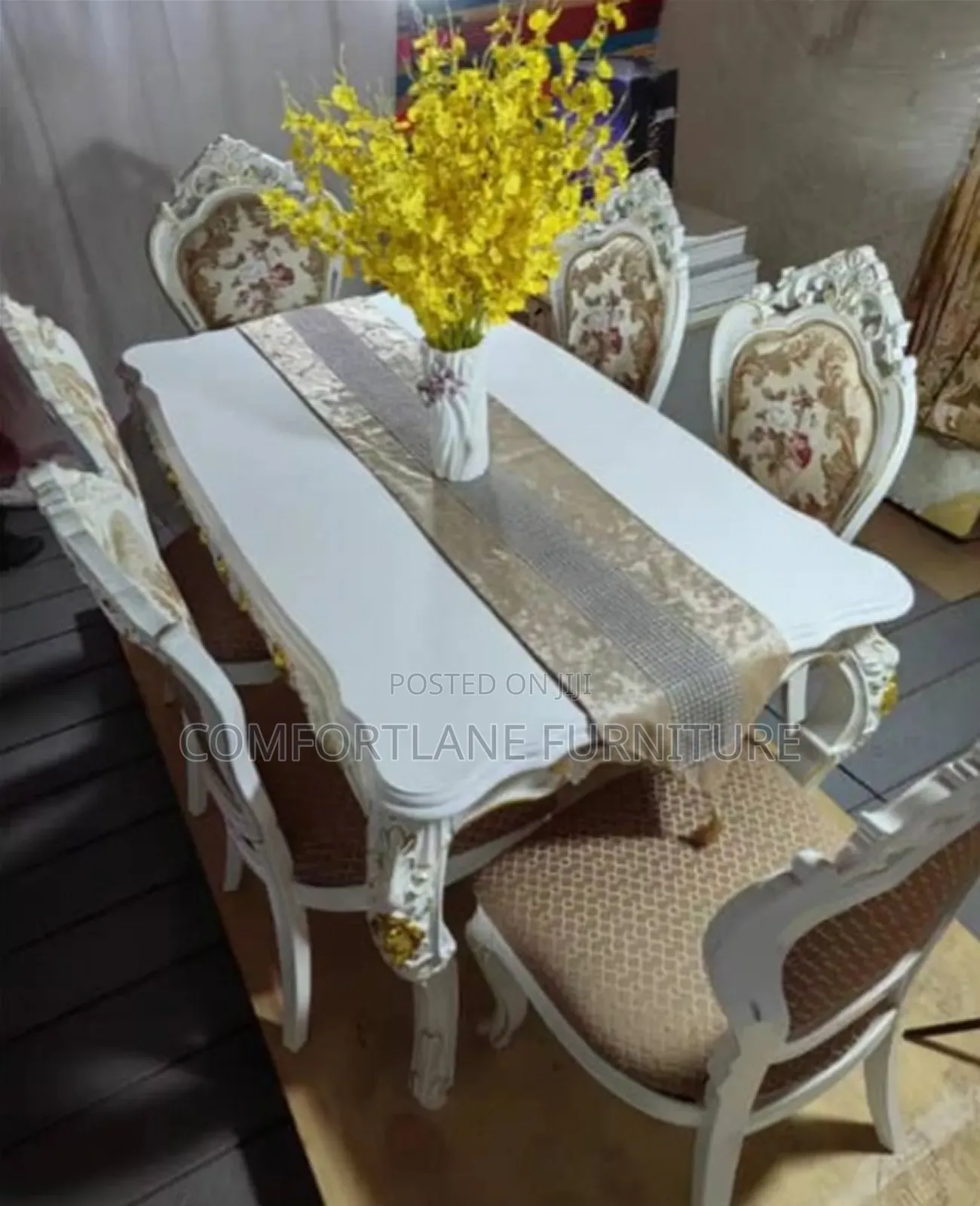 Royal Dining Table With Six Seaters
