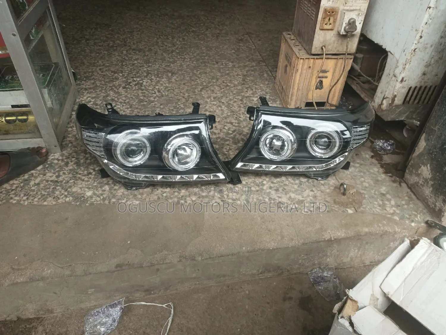 Headlamp Land Cruiser 2008/2010 LED Original Taiwan