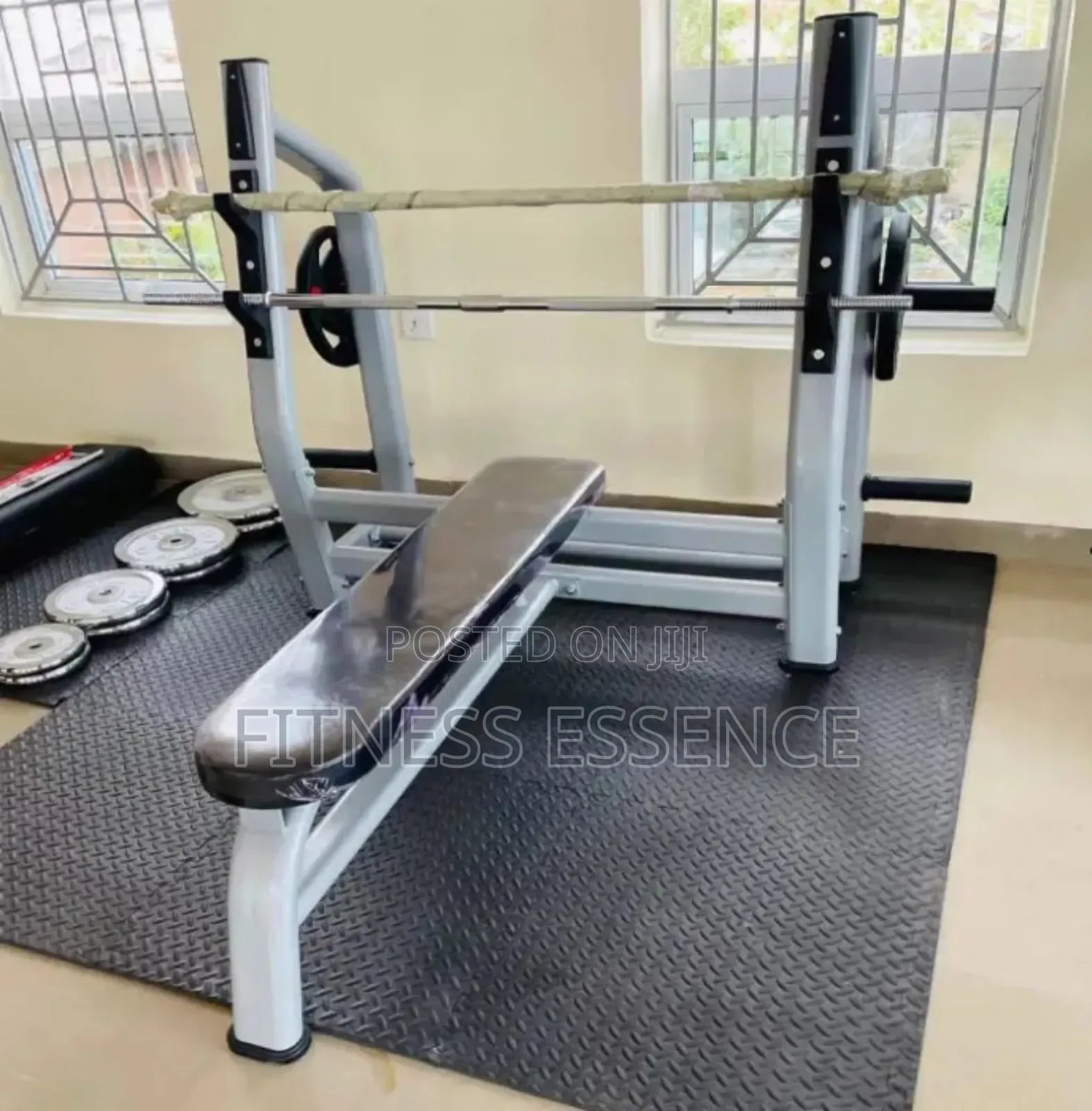 Commercial Flat Bench With 20kg Olympic Dumbbell