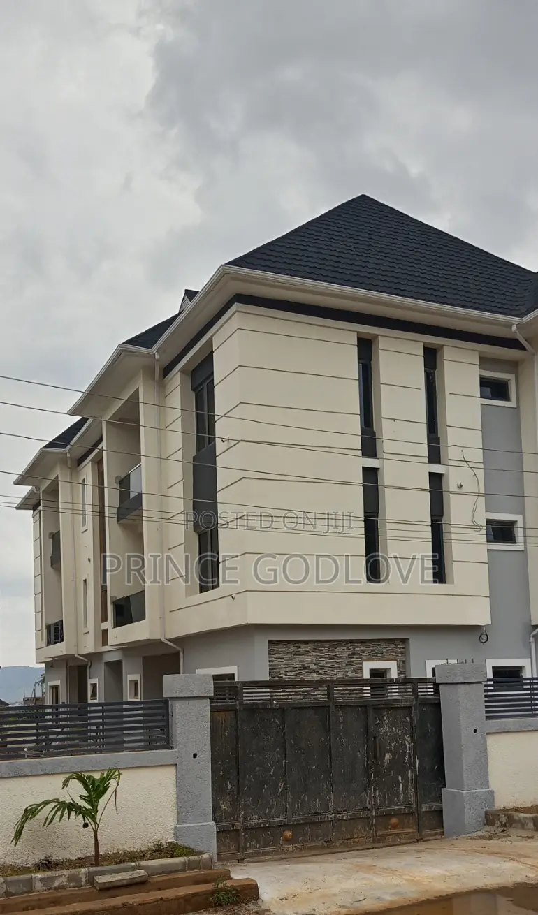 2bdrm Block of Flats in Dawaki By Steve for rent