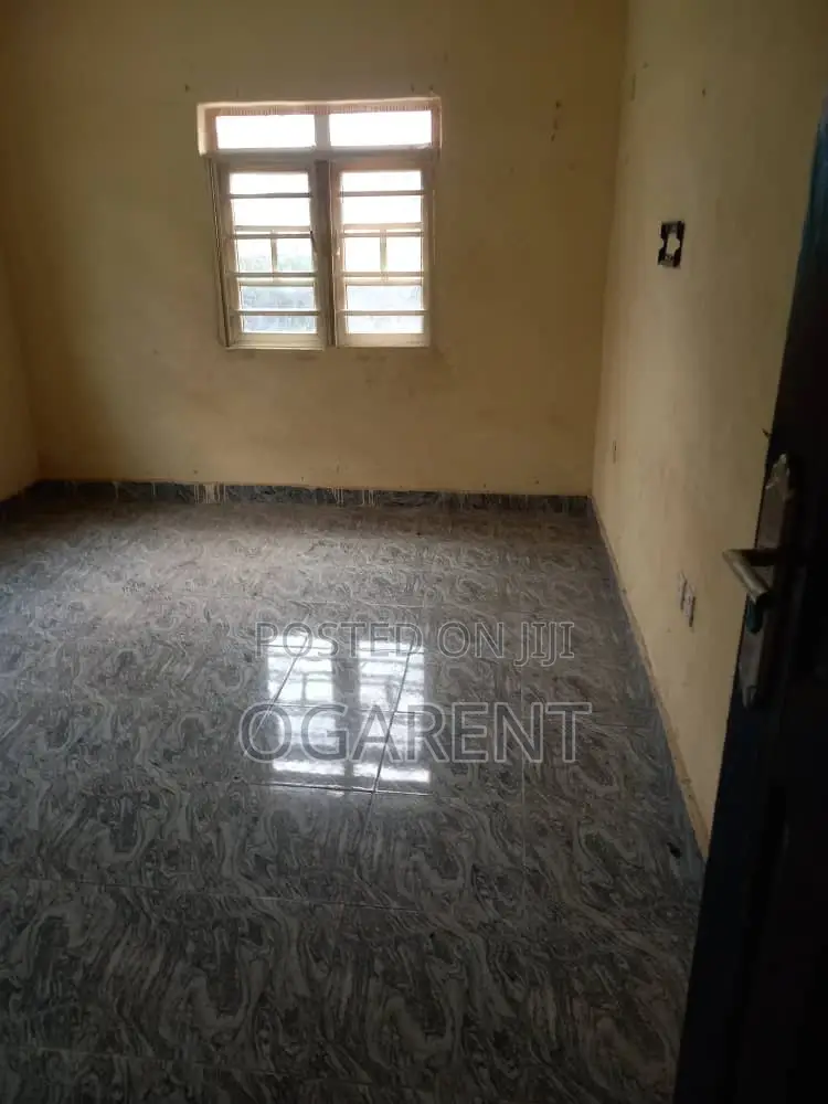 Furnished 3bdrm Apartment in Fanuolu Street Off, Benin City for rent