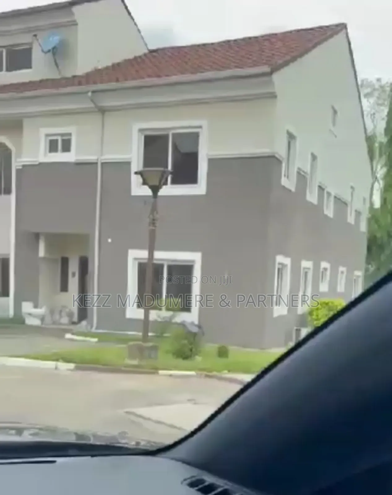 20bdrm Maisonette in Gwarinpa , Life Camp for sale