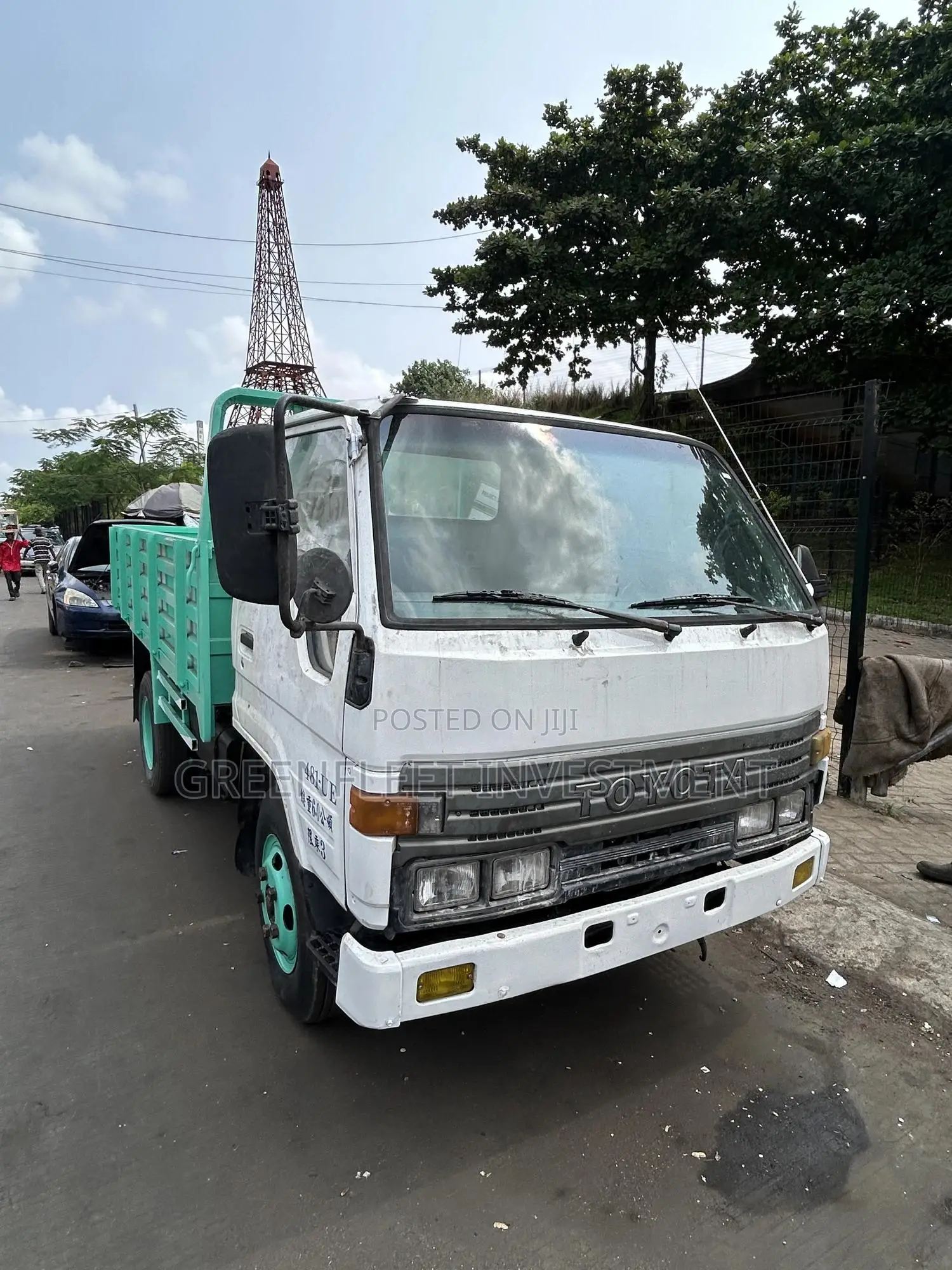 Old Model Toyota Dyna 2009 White