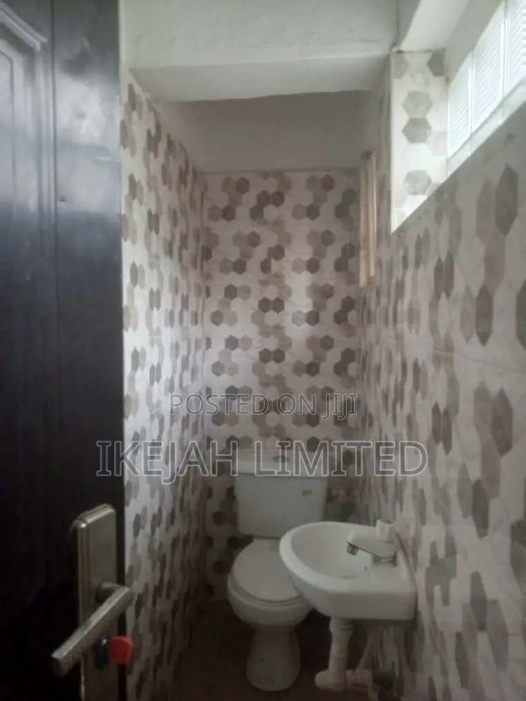 Furnished 2bdrm Apartment in Ajayi Road for rent