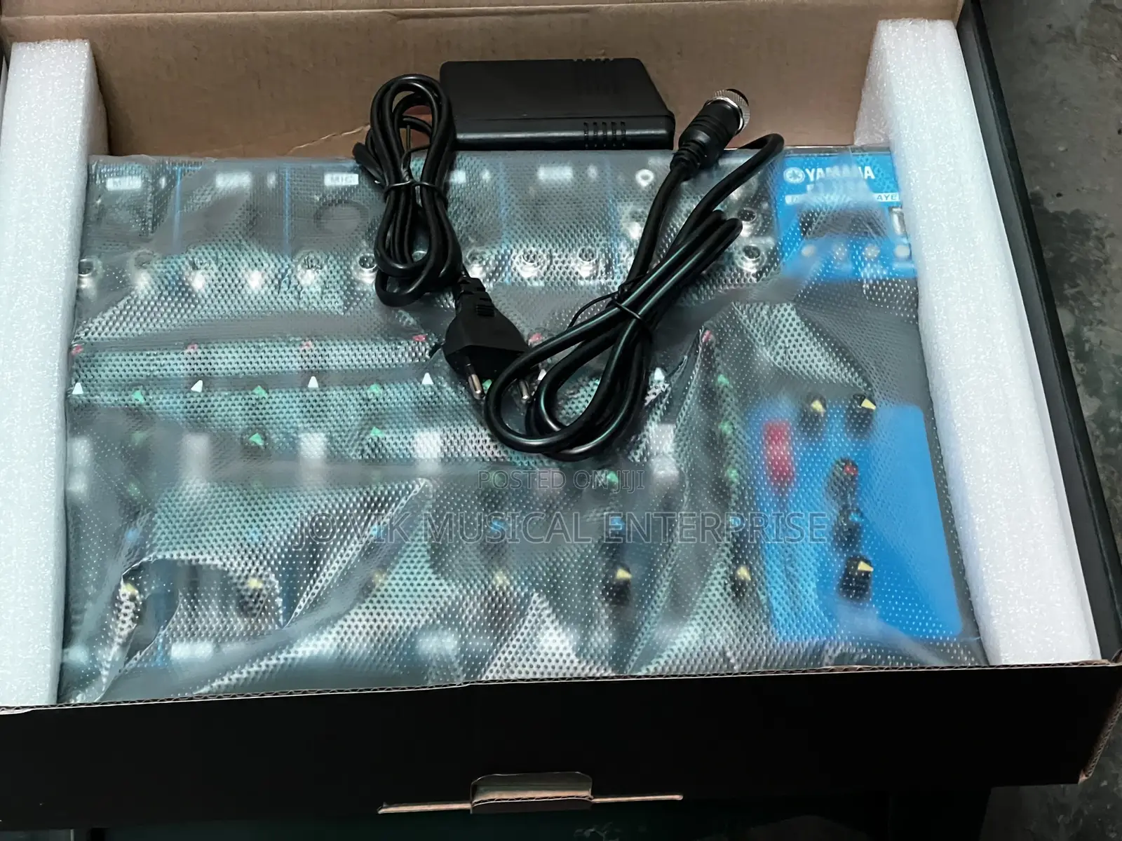 Yamaha Professional Mixer F7-Usb Digital Mp3 Player