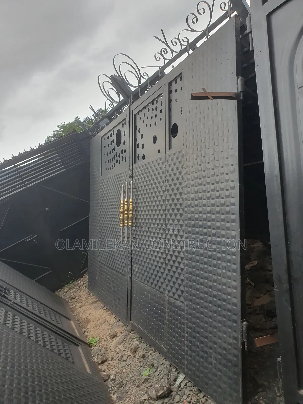 Bi Part Swing Gates 12feet