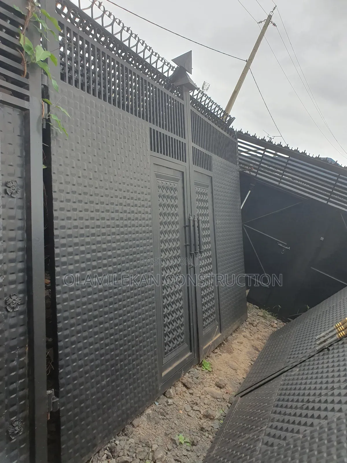 Bi Part Swing Gates 12feet