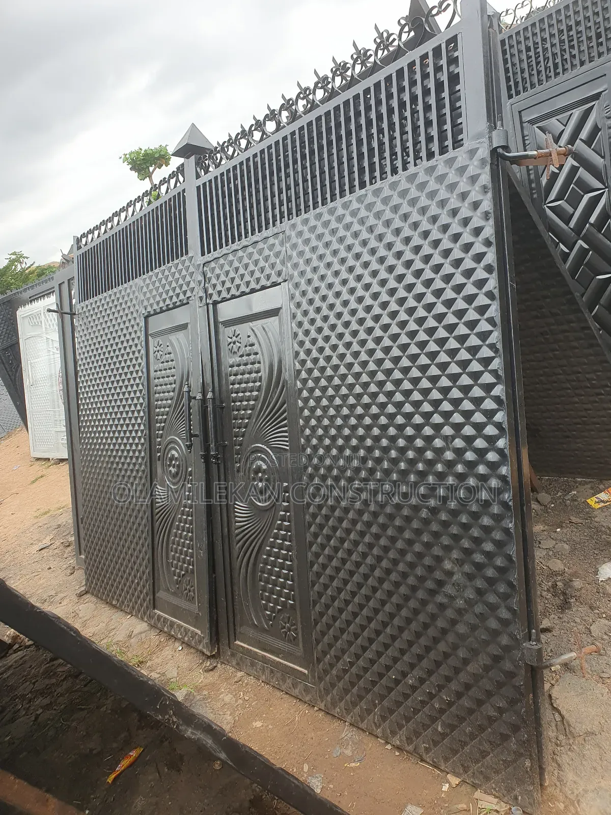 Bi Part Swing Gates 12feet