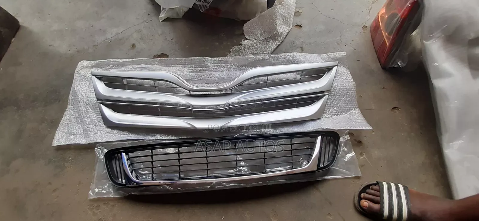 Front Grill and Down Grill Venza