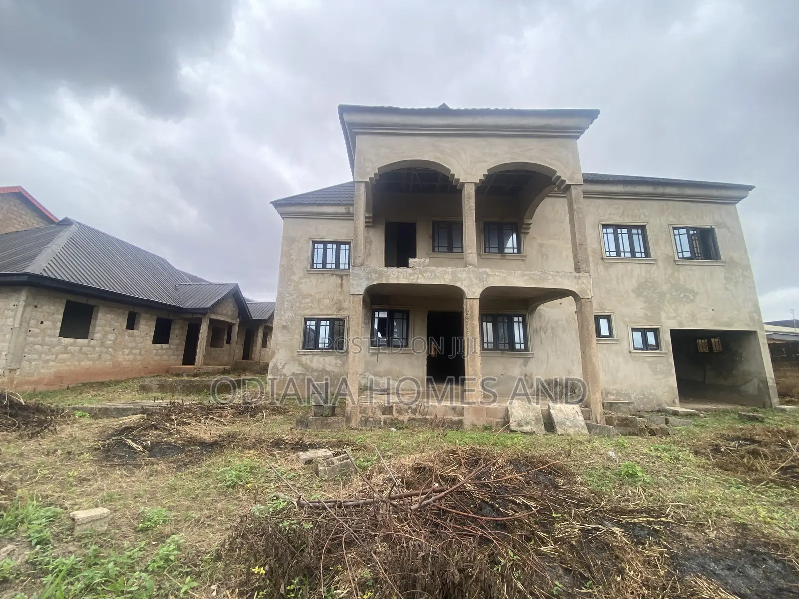 10bdrm Duplex in Ekerin ,Ologuneru for sale