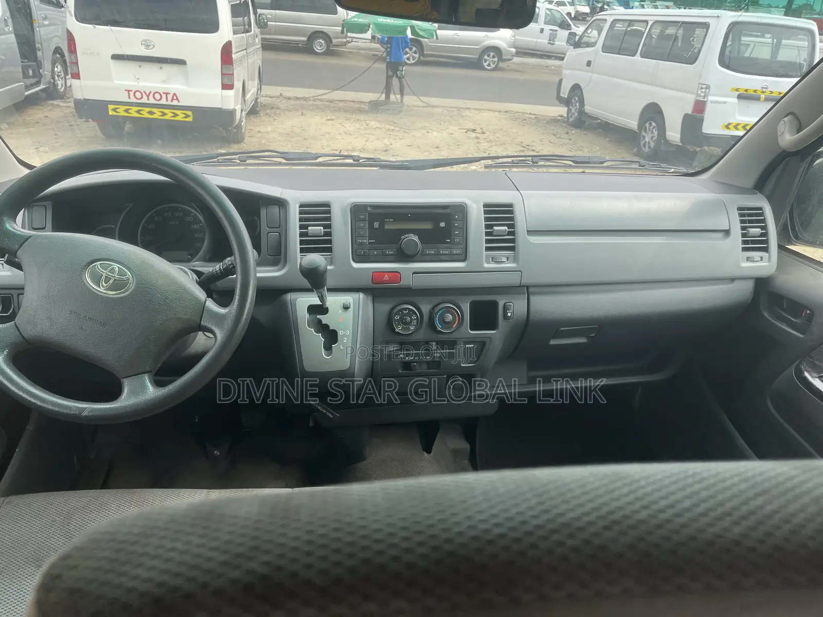 Toyota HiAce 2010 Silver