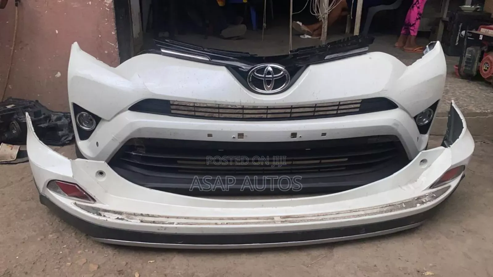 Front and Back Bumber Rav4 2020