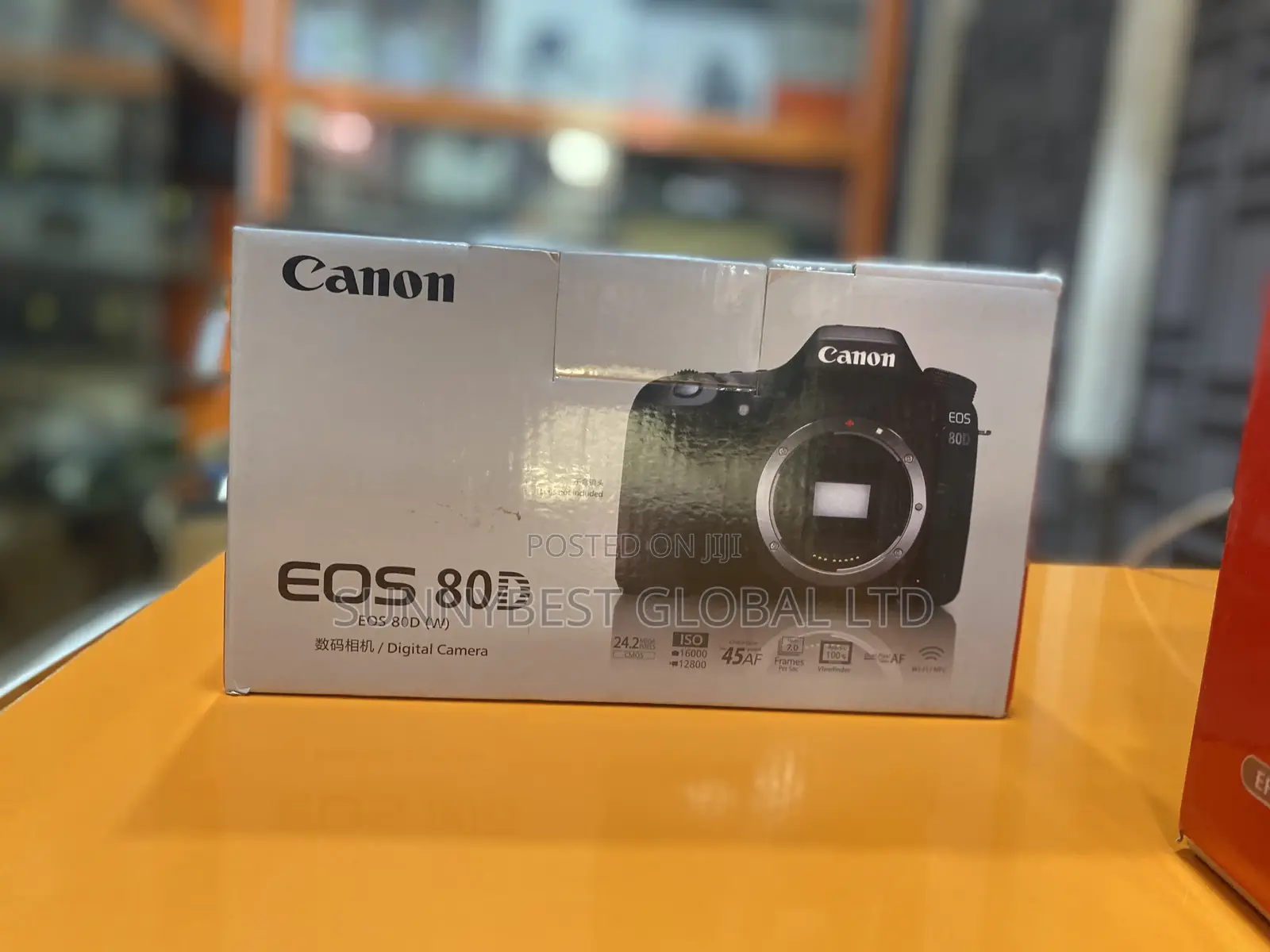 CANON 80D With 18-135mm Lens