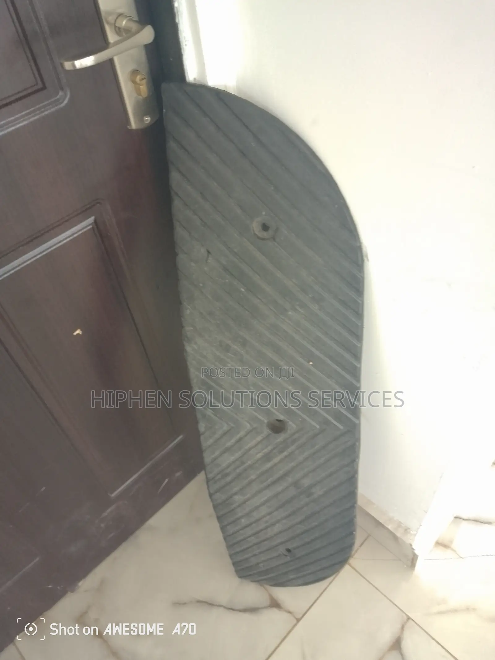 Rubber Heavy Duty Speed Bump Hump For Traffic Driveway Road