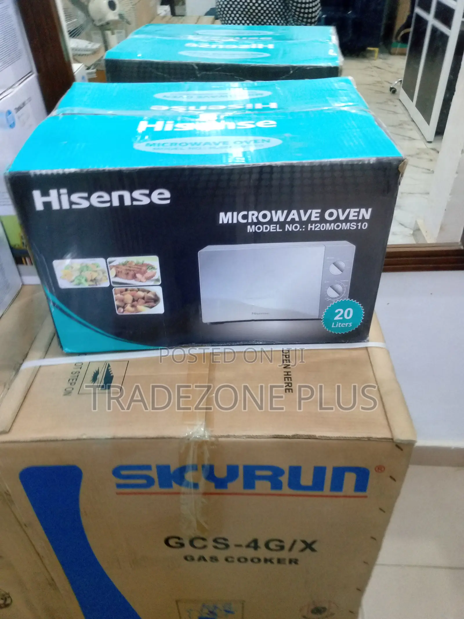 Classic Hisense Silver Color Mirrow Door Microwave Oven