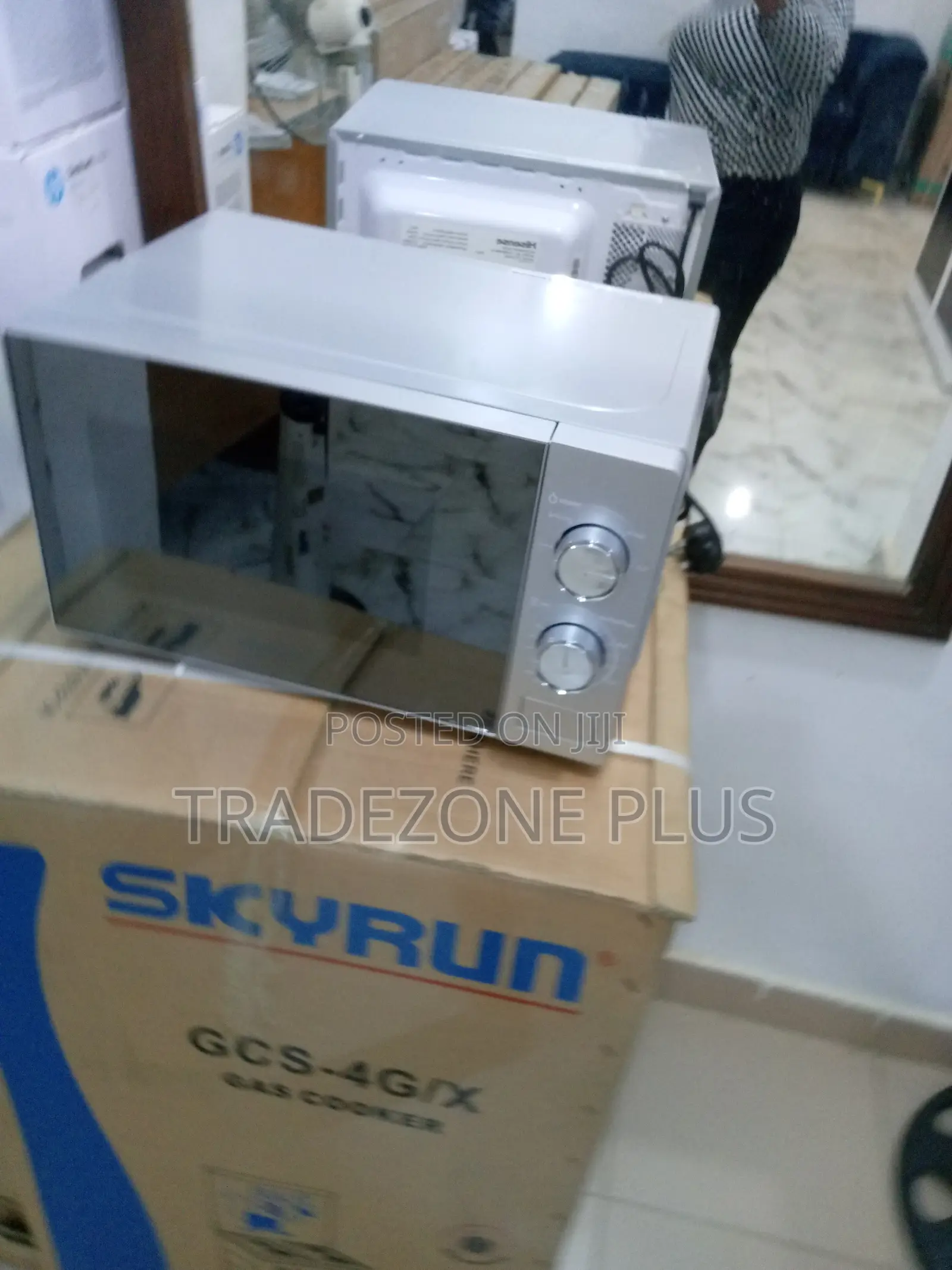 Quality Hisense Silver Color Mirrow Door Microwave Oven
