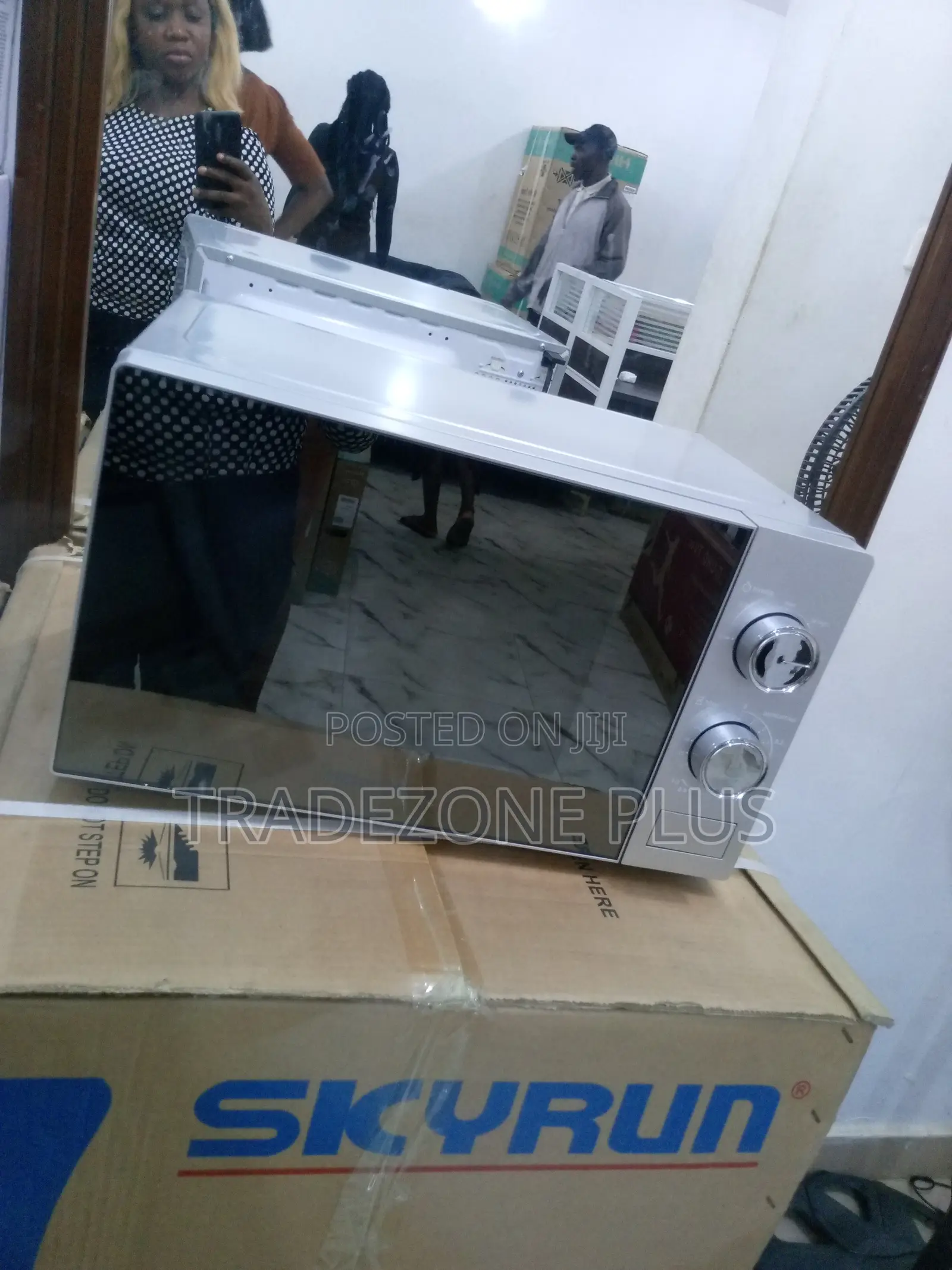 Quality Hisense 700W 20L Microwave Oven