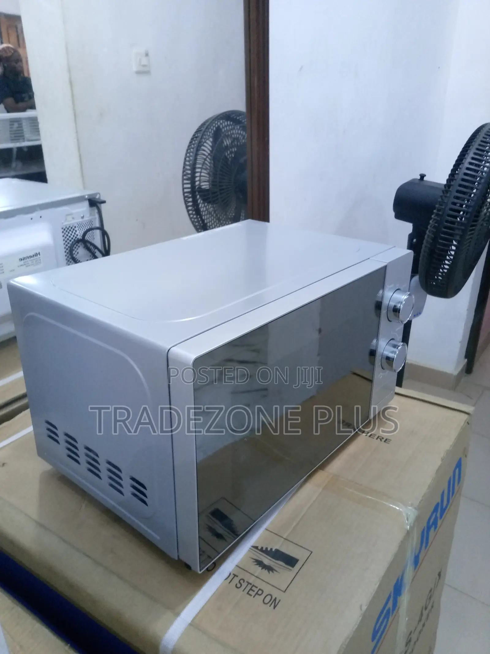 Effective H20moms10 700W 20L 6 Power Level Microwave
