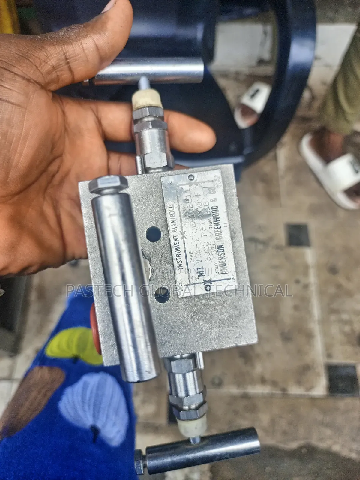 1/2" Female NPT Stainless Steel 3-Valve Instrument Manifold