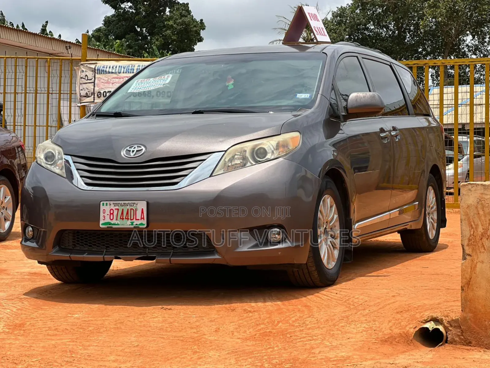 Toyota Sienna XLE 7 Passenger Mobility 2012 Gray