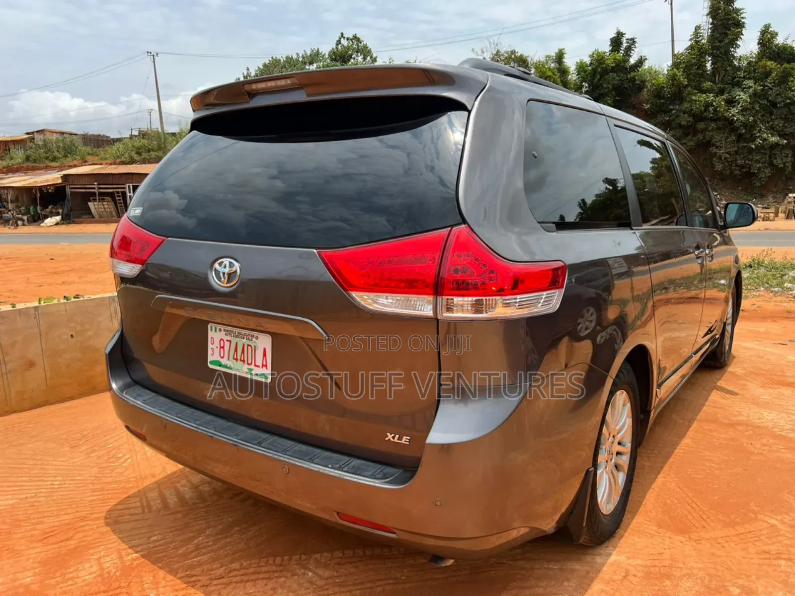 Toyota Sienna XLE 7 Passenger Mobility 2012 Gray