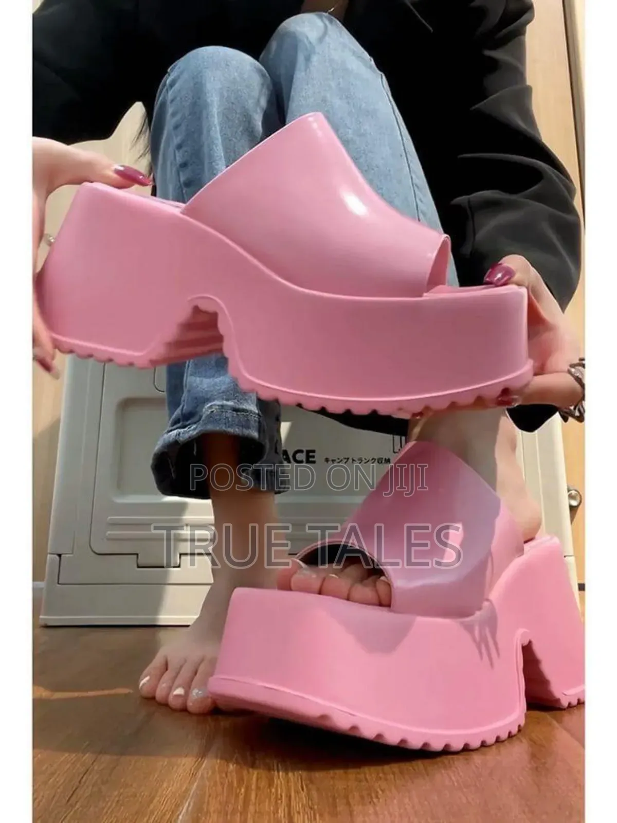 Ladies Cute and Beautiful Chunky Slippers