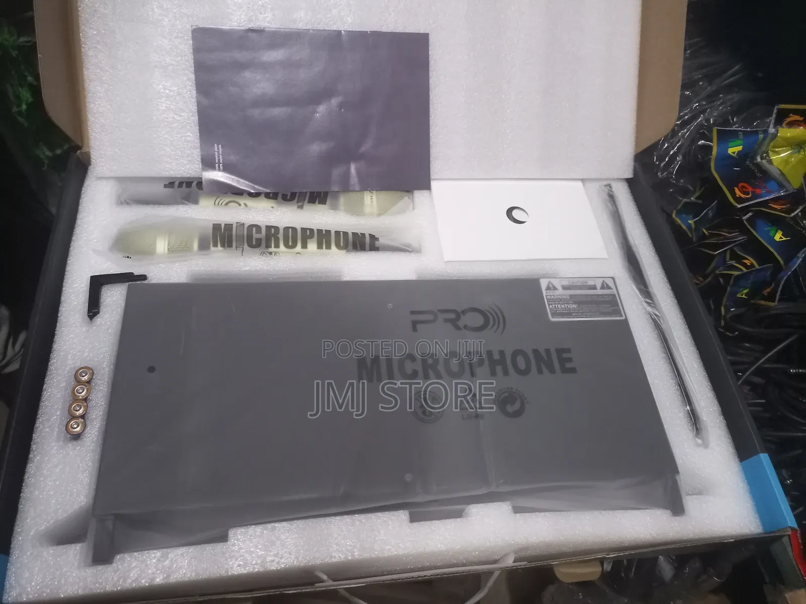 The Effective Distance 300 Metal's Microphone